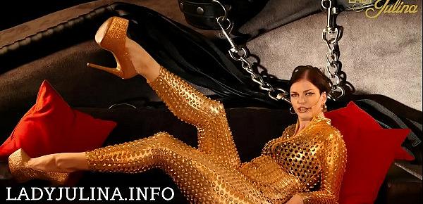  Nippeltortur auf den Knien für die Herrin im goldenen Catsuit